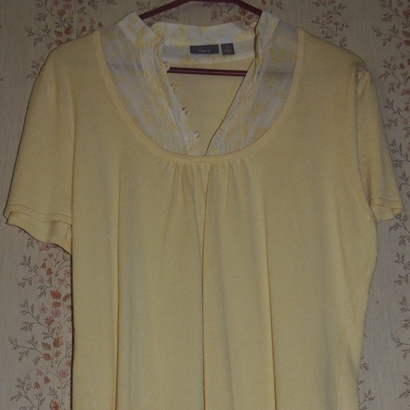lite yellow v neck top with buttons xL - Picture 1 of 4